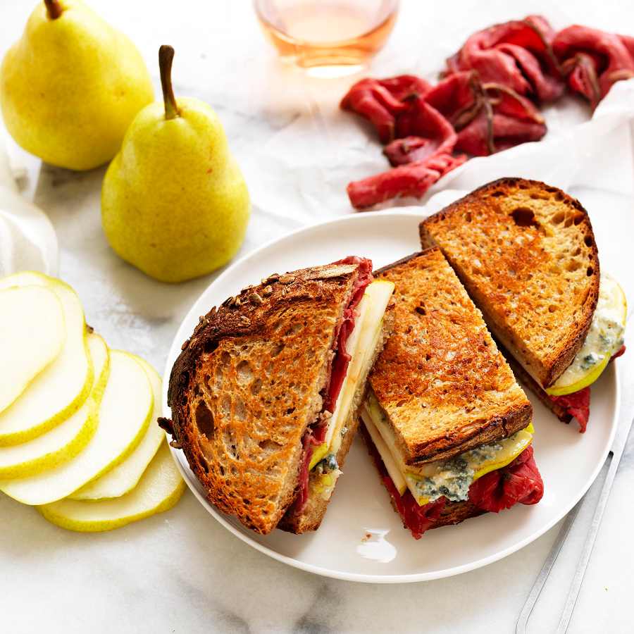 Rare roast beef, pear & creamy blue cheese toasties
